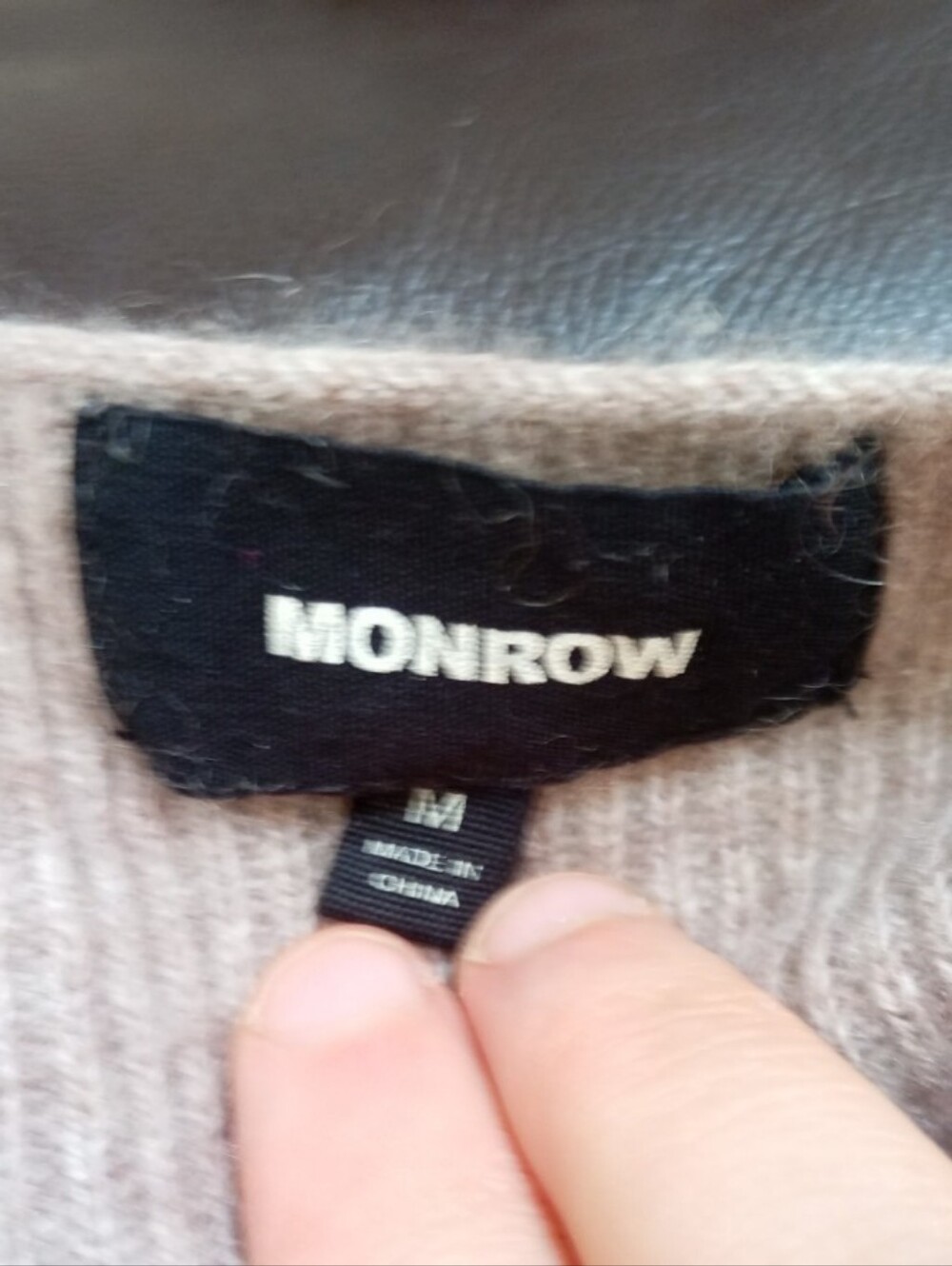 ๐ค Monrow taupe wool and cashmere wide-neck sweater - Picture 6 of 9